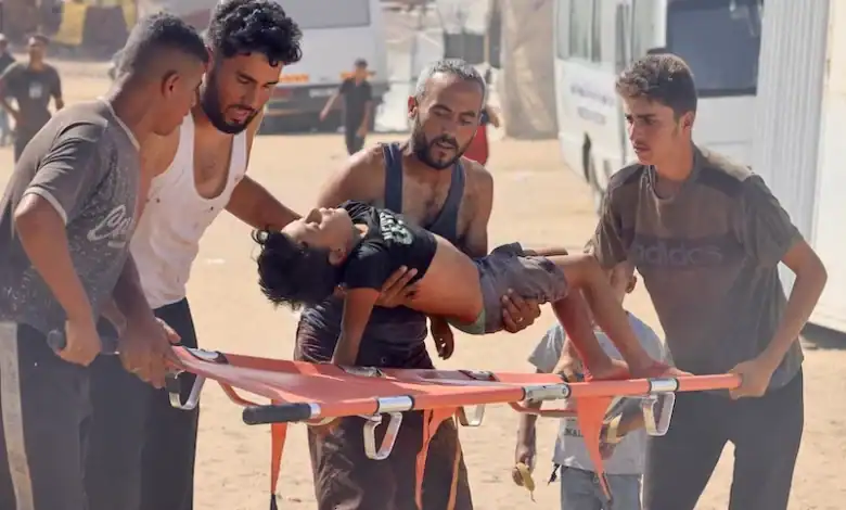 استمرار استهداف المدنيين في غزة.. 14 قتيلاً قرب مراكز المساعدات 1 استمرار استهداف المدنيين في غزة.. 14 قتيلاً قرب مراكز المساعدات