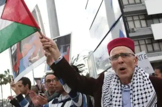 La militante marocaine Sion Assidoun en soins intensifs après une intervention chirurgicale délicate 1 الناشط المغربي سيون أسيدون في العناية المركزة بعد عملية جراحية دقيقة
