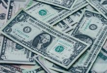 الدولار يواصل الهبوط مع ترقب بيانات التضخم في الولايات المتحدة