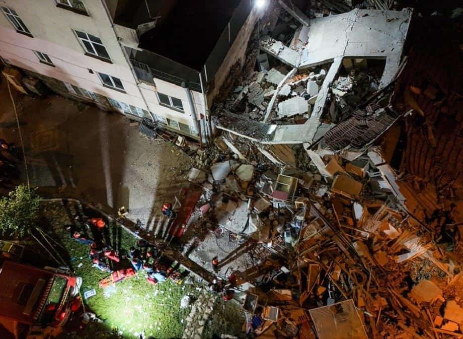 Un tremblement de terre dans l'ouest de la Turquie fait un mort et 29 blessés 1 قتيل و29 مصابًا في زلزال غرب تركيا