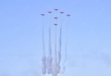 بمناسبة عيد الشباب.. فرقة "المسيرة الخضراء" للطيران تقدم عرضًا جويًا مبهرًا في المضيق ومرتيل