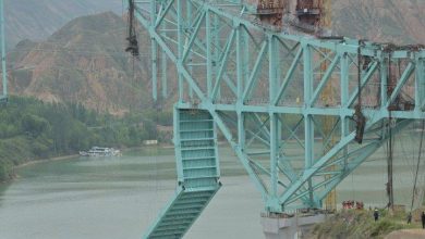 مقتل 10 عمال وفقدان 4 إثر انهيار جزئي في جسر قيد الإنشاء بالصين
