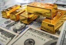 تراجع أسعار الذهب مع صعود الدولار وسط توترات في واشنطن