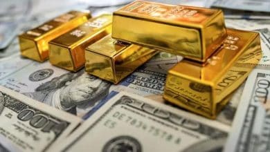 تراجع أسعار الذهب مع صعود الدولار وسط توترات في واشنطن