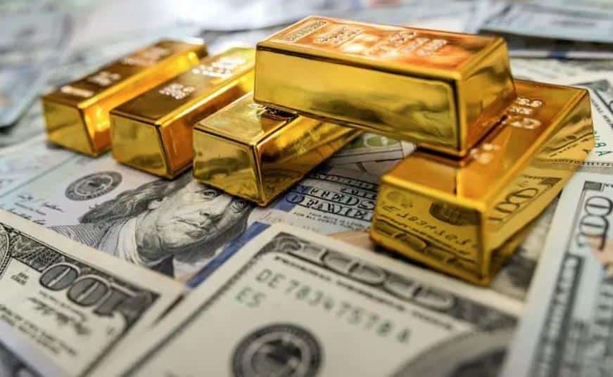 تراجع أسعار الذهب مع صعود الدولار وسط توترات في واشنطن