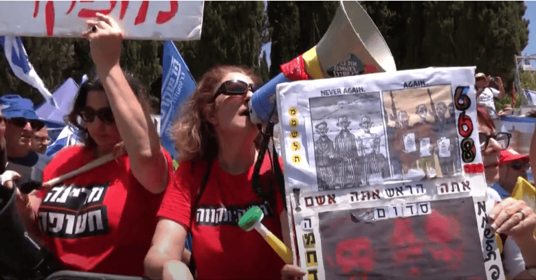 Manifestations massives à Tel Aviv pour exiger la fin de la guerre et le retour des otages. 1 مظاهرات حاشدة في تل أبيب تطالب بوقف الحرب وإعادة الرهائن