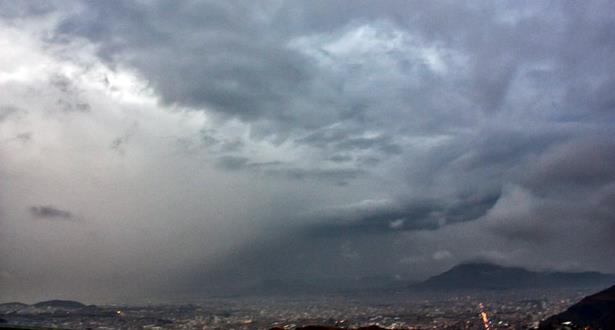 Prévisions météorologiques pour mardi : Orages, vents forts et basses températures dans plusieurs régions du Maroc 1 توقعات الطقس ليوم الثلاثاء: زخات رعدية ورياح قوية وانخفاض في درجات الحرارة في عدة مناطق بالمغرب