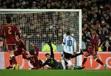 ليونيل ميسي يتألق بثنائية ويقود الأرجنتين لفوز 3-0 على فنزويلا في تصفيات مونديال 2026. تعرف على تفاصيل المباراة!