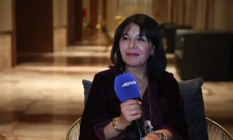 منى فتو تعود إلى المسرح بمسرحية "الدجاج بالزيتون"