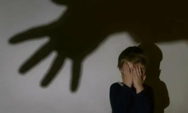 مأساة طنجة: وفاة رضيع على يد طفلة تُفجر الغضب الوطني وتثير أسئلة عميقة 1 مأساة طنجة: وفاة رضيع على يد طفلة تُفجر الغضب الوطني وتثير أسئلة عميقة