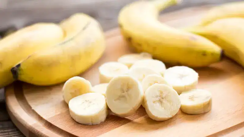 Voici ce qui se passe dans votre corps lorsque vous mangez une banane tous les jours 1 هذا ما يحدث لجسمك عند تناول الموز يوميًا
