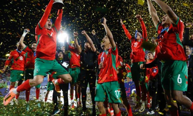 الملك محمد السادس يهنئ المنتخب المغربي المتوج بكأس العالم للشباب 2025 1 Програма ChatGPT сказала: الملك محمد السادس يهنئ المنتخب المغربي المتوج بكأس العالم للشباب 2025