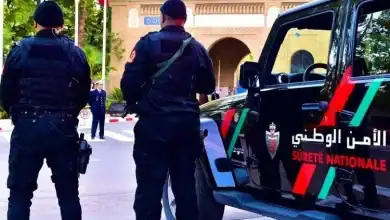 La police arrête un suspect de viol et de vol à Casablanca 2 الشرطة تُلقي القبض على مشتبه به في جريمة اغتصاب وسرقة بالدار البيضاء
بقلم: فردوس نعيم – 29 أكتوبر 2025