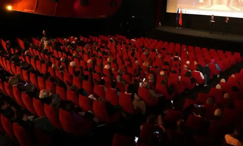 قاعات مغربية تستقبل أفلام عالمية مثيرة في موسم سينمائي حار! 1 قاعات مغربية تستقبل أفلام عالمية مثيرة في موسم سينمائي حار!
