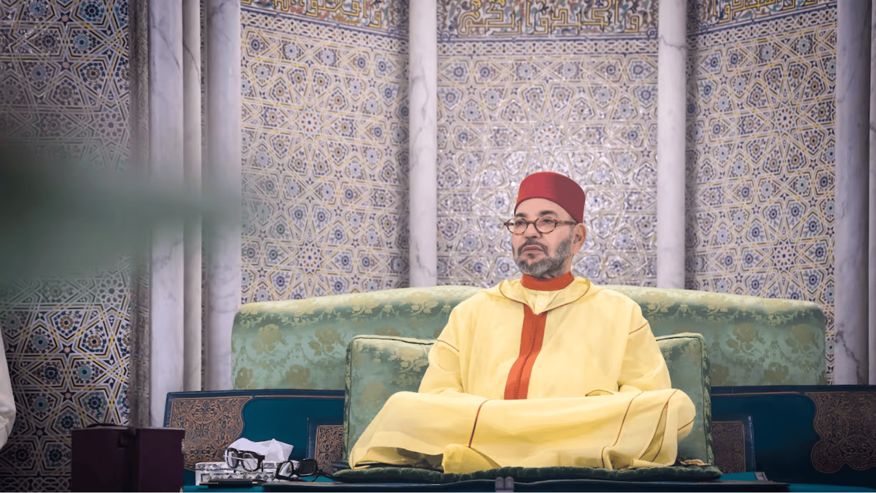 Le Roi Mohammed VI préside un office religieux à l'occasion du 27ème anniversaire de la mort du Roi Hassan II 1 الملك محمد السادس يترأس قداسًا دينيًا في الذكرى السابعة والعشرين لوفاة الملك الحسن الثاني
