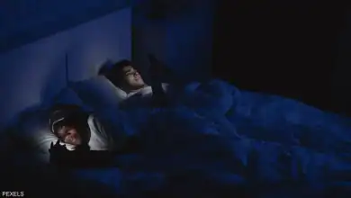 ضوء خفي يهدد قلبك.. دراسة تحذّر من النوم تحت الأنوار