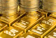 الذهب يتراجع مع صعود الدولار وتراجع رهانات الخفض