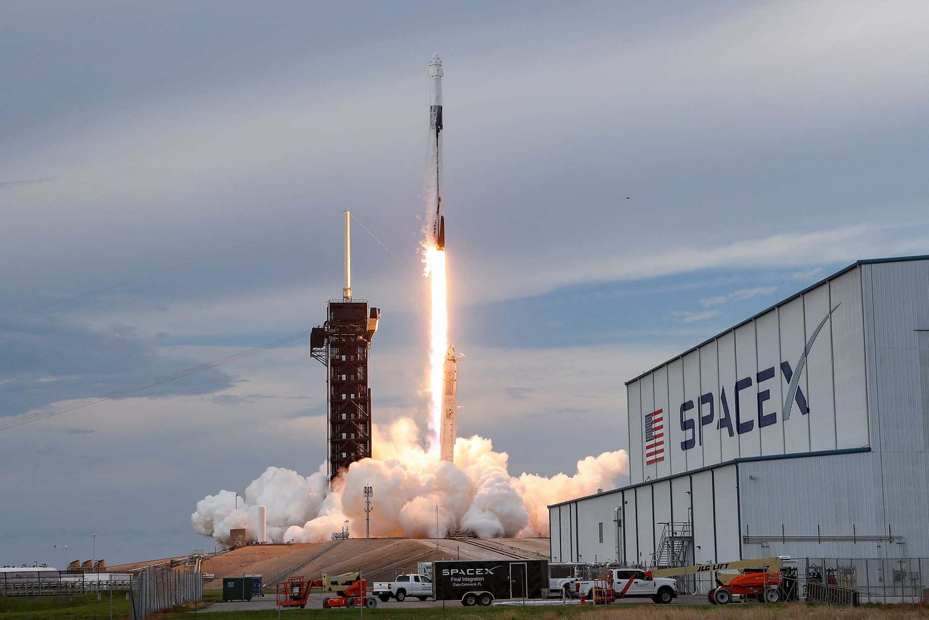 "SpaceX renforce la constellation Starlink avec deux lancements consécutifs en moins de 4 heures 1 "سبيس إكس" تعزّز كوكبة "ستارلينك" بإقلاعين متتاليين في أقل من 4 ساعات