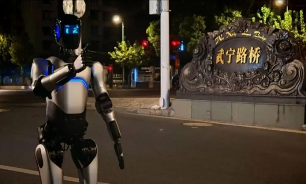Un robot chinois parcourt 106 kilomètres sans s'arrêter pour entrer dans le Guinness World Records 1 روبوت صيني يقطع 106 كيلومترات دون توقف ويدخل غينيس