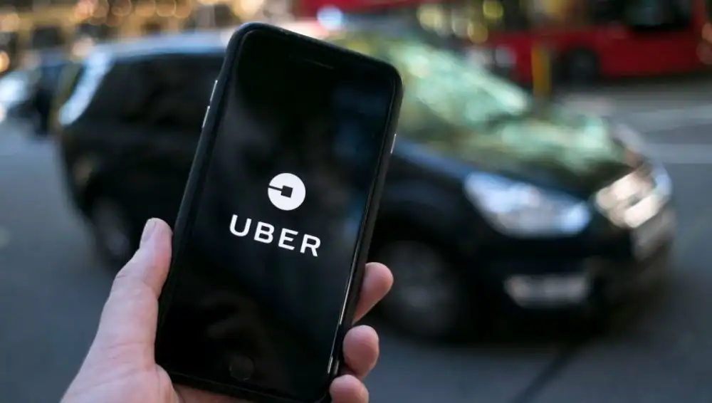 Uber revient au Maroc avec un nouveau modèle et en partenariat avec des sociétés de transport agréées. 1 أوبر تعود إلى المغرب بنموذج جديد وبشراكة مع شركات نقل مرخَّصة