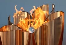 أولمبياد ميلانو-كورتينا 2026: شعلة الشتاء تنطلق من أولمبيا تحت المطر