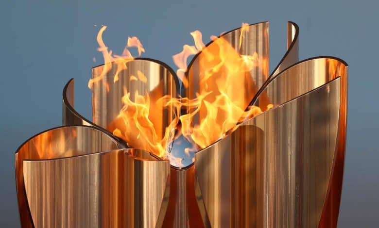 أولمبياد ميلانو-كورتينا 2026: شعلة الشتاء تنطلق من أولمبيا تحت المطر