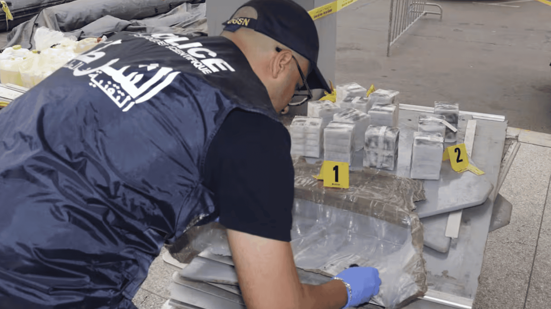 Salé : Deux personnes arrêtées et plus de 6000 comprimés saisis lors d'une opération de sécurité 1 سلا: توقيف شخصين وحجز أكثر من 6000 قرص مخدر في عملية أمنية محكمة