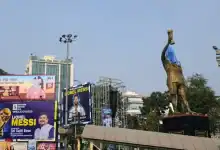 ميسي يكشف عن تمثال "الأعظم في التاريخ" في الهند وسط حماس جماهيري