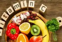 فيتامين C “الذهبي” يعزز بنية البشرة وتجددها: ماذا تقول أحدث الدراسات؟