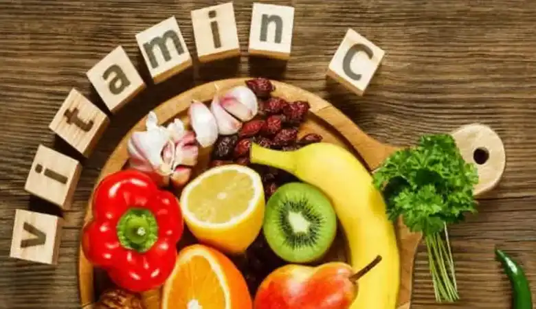 فيتامين C “الذهبي” يعزز بنية البشرة وتجددها: ماذا تقول أحدث الدراسات؟