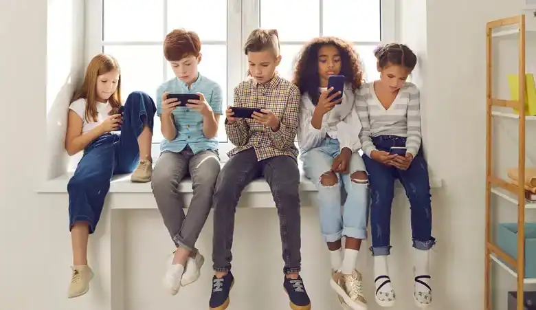 هل تُضر مقاطع الفيديو القصيرة بأدمغة الأطفال والمراهقين؟.. ما تقوله الأبحاث