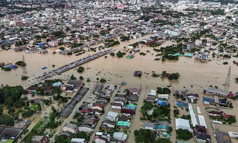 فيضانات سومطرة ترفع حصيلة الضحايا إلى 1030 قتيلا وأكثر من 200 مفقود 1 فيضانات سومطرة ترفع حصيلة الضحايا إلى 1030 قتيلا وأكثر من 200 مفقود