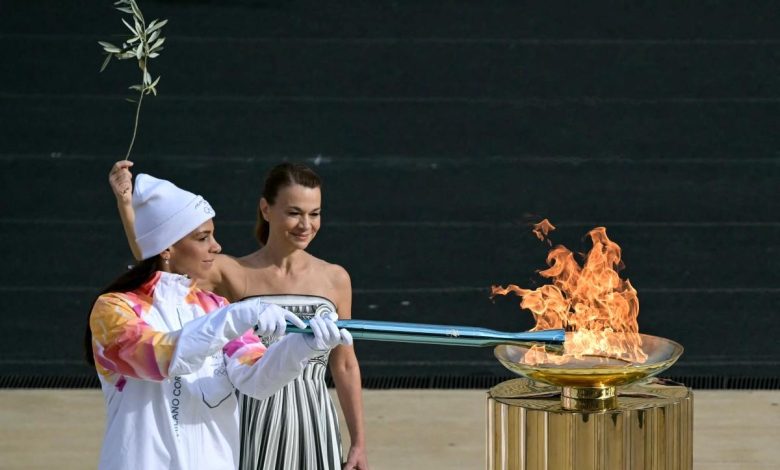 شعلة أولمبياد ميلانو-كورتينا 2026 تصل إلى إيطاليا وتستعد لجولة عبر المدن الكبرى