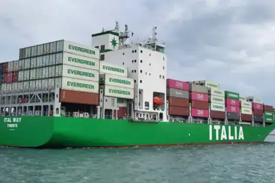 تدشين خط شحن حاويات بحري جديد يربط الدار البيضاء بفالنسيا وبرشلونة