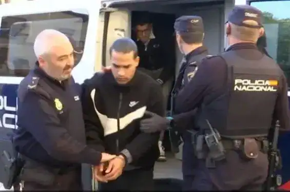 إسبانيا: محكمة غرناطة تصدر السجن المؤبد بحق مغربيين في جريمة قتل مزدوجة 1 إسبانيا: محكمة غرناطة تصدر السجن المؤبد بحق مغربيين في جريمة قتل مزدوجة