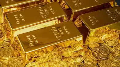 أسعار الذهب تقفز لأعلى مستوى في أسبوع وتقترب من رقم قياسي