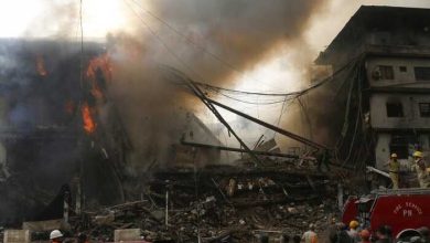 ارتفاع حصيلة ضحايا حريق مركز تجاري في باكستان إلى 55 قتيلا