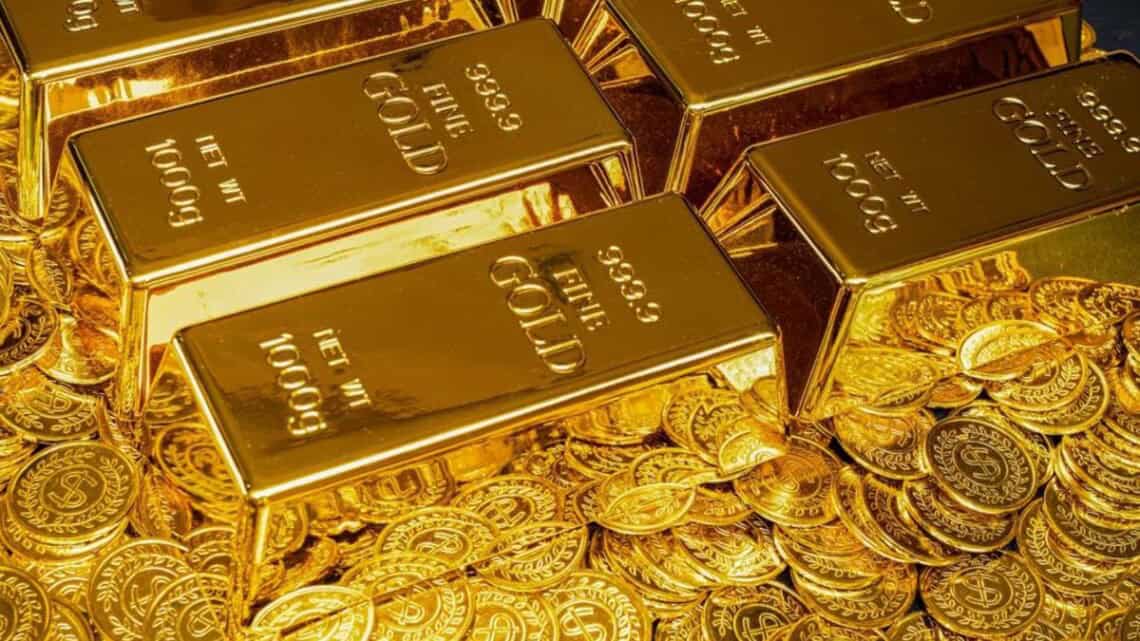 Le prix de l'or baisse au niveau mondial en raison de la pression exercée par le dollar et de la demande de valeurs refuges 1 أسعار الذهب تتراجع عالميًا تحت ضغط الدولار وتراجع الطلب على الملاذات الآمنة