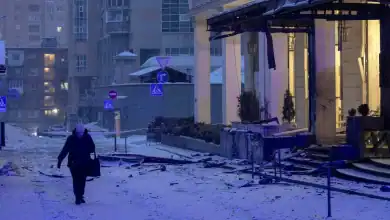 كييف: آلاف المباني من دون تدفئة بعد غارة روسية جديدة وسط برد قارس