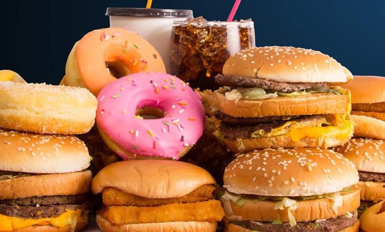 دراسة أميركية: الأطعمة فائقة المعالجة قد ترفع خطر الإصابة بسرطان الرئة