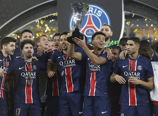 باريس سان جيرمان ينتزع كأس السوبر الفرنسية بعد سيناريو مثير أمام مارسيليا