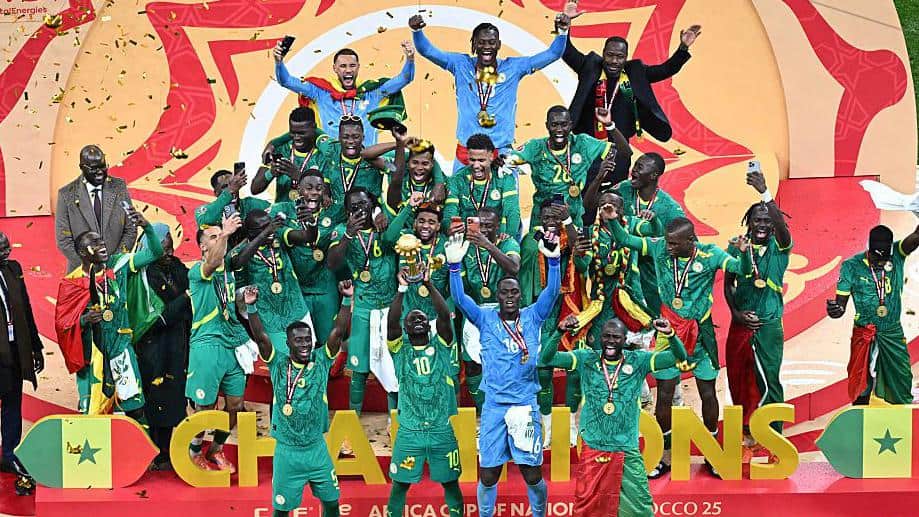 Le Sénégal remporte la Coupe d'Afrique 2025 pour la deuxième fois après avoir battu le Maroc en finale 1 السنغال تتوج بكأس إفريقيا 2025 للمرة الثانية بعد فوزها على المغرب في النهائي