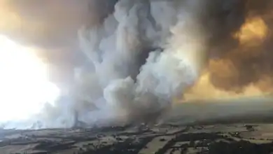 حرارة جحيمية تضرب أستراليا: درجات قياسية جديدة ونيران تُهدد المدن 4 حرارة قياسية 48.9° في فيكتوريا وحرائق تهدد المدن