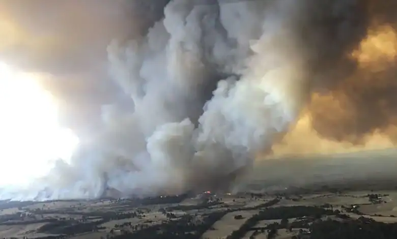 حرارة قياسية 48.9° في فيكتوريا وحرائق تهدد المدن