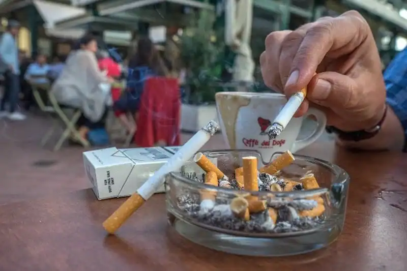 L'économie marocaine : Nouvelle augmentation du prix des cigarettes à partir de 2026 1 اقتصاد المغرب: زيادات جديدة في أسعار السجائر مع بداية 2026