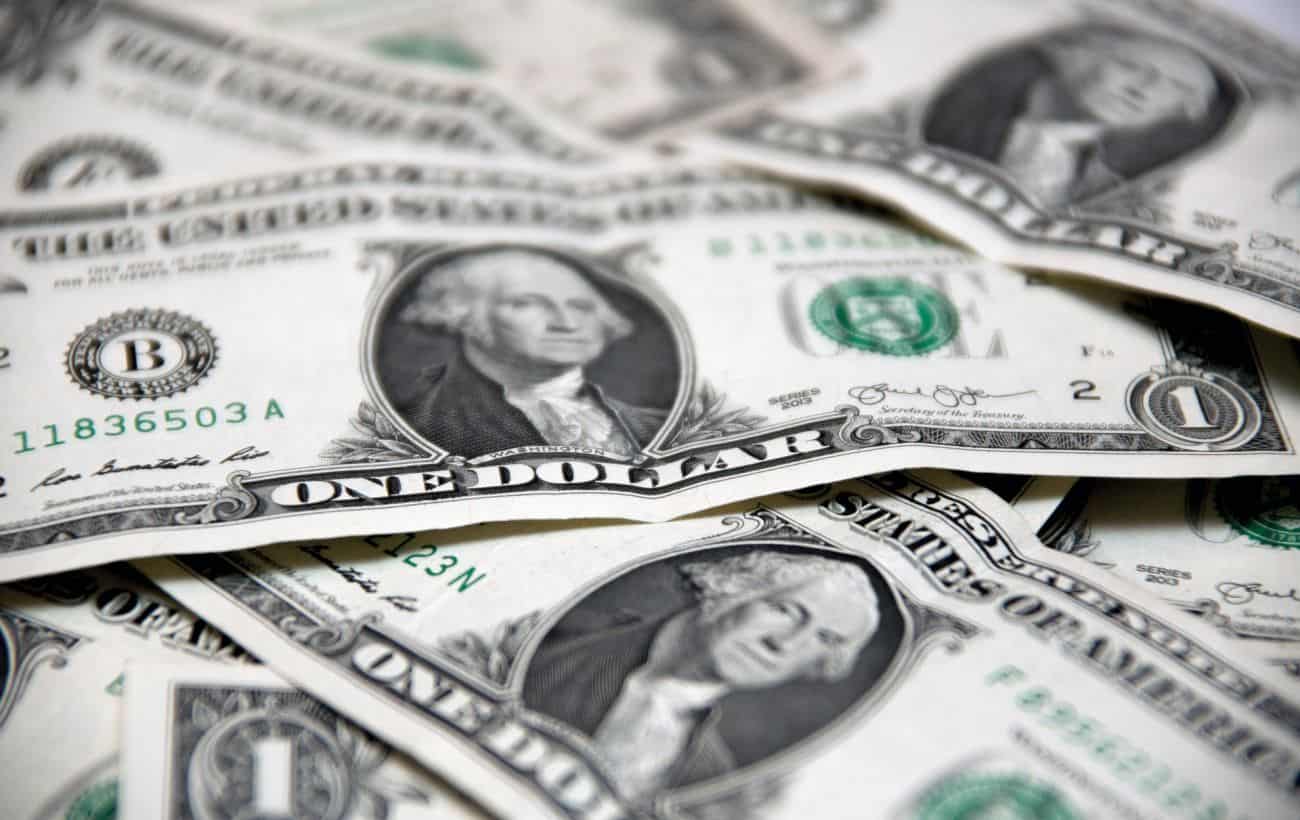 Le dollar s'apprécie face à l'euro et au franc suisse dans l'attente du discours de Trump à Davos 1 الدولار يرتفع أمام الأورو والفرنك السويسري مع انتظار خطاب ترامب في دافوس