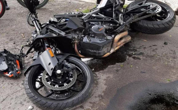 مراكش: وفاة سائق دراجة نارية وإصابة شابتين في حادث بشارع عبد الكريم الخطابي