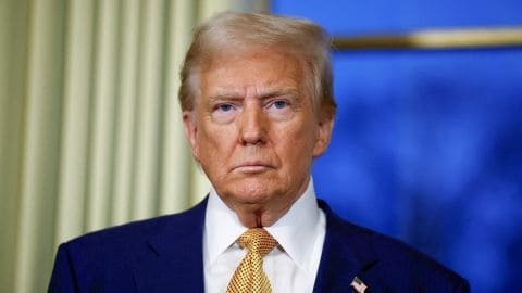 Trump a confirmé que les États-Unis "gèrent" la situation au Venezuela après l'arrestation de Maduro. 1 أكد ترامب أن الولايات المتحدة "تدير" الوضع في فنزويلا بعد اعتقال مادورو