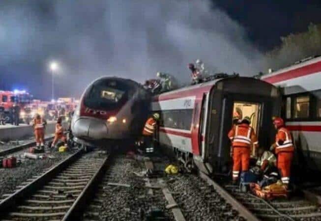 ارتفاع حصيلة تصادم قطارين فائقَي السرعة في إسبانيا إلى 39 قتيلاً