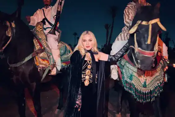 مادونا تستقبل عام 2026 في مراكش بطقوس مغربية تقليدية